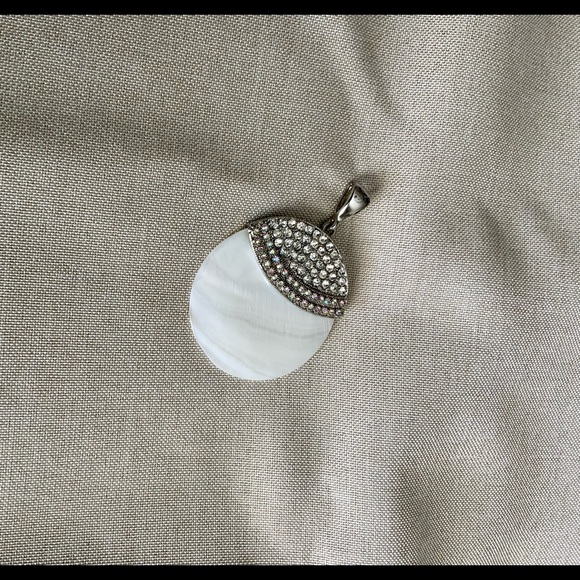Woman’s Statement Abalone/Rhinestone Pendant - Picture 6 of 9
